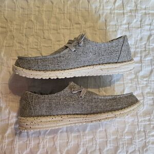 Women's Size 8 Grey Heydude Wendy